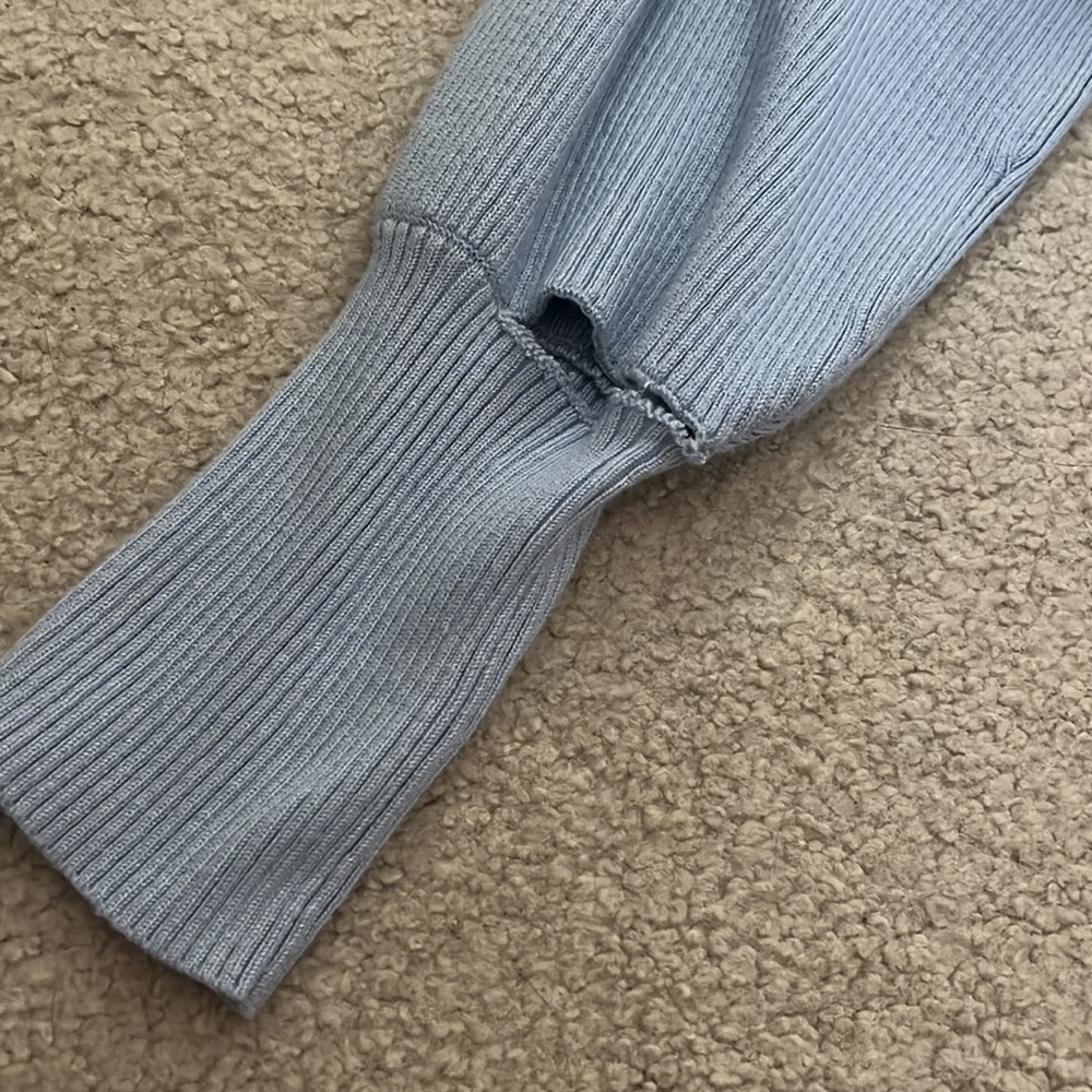 Small sweater - Picture 3 of 5